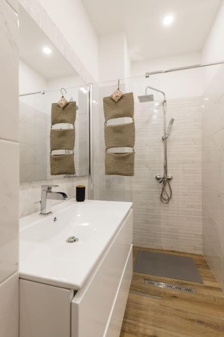 טימישוארה Joy City Stay Piatra Craiului 8 מראה חיצוני תמונה